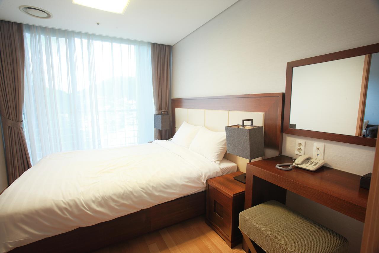 Hotel Riviera Geoje Exterior photo