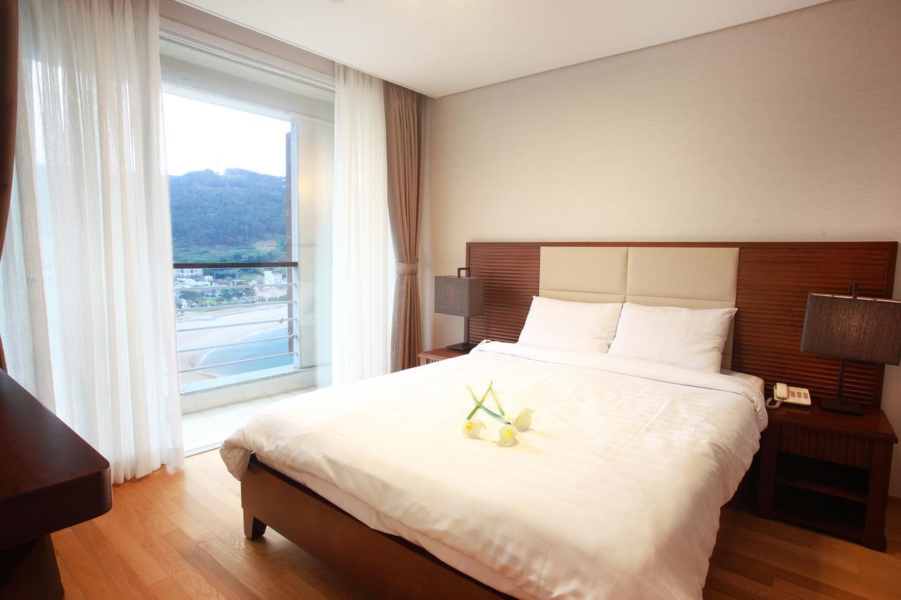 Hotel Riviera Geoje Exterior photo