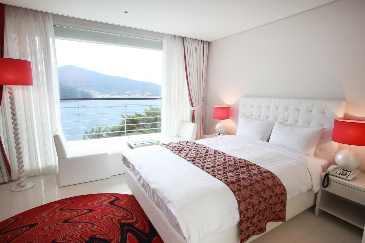 Hotel Riviera Geoje Exterior photo