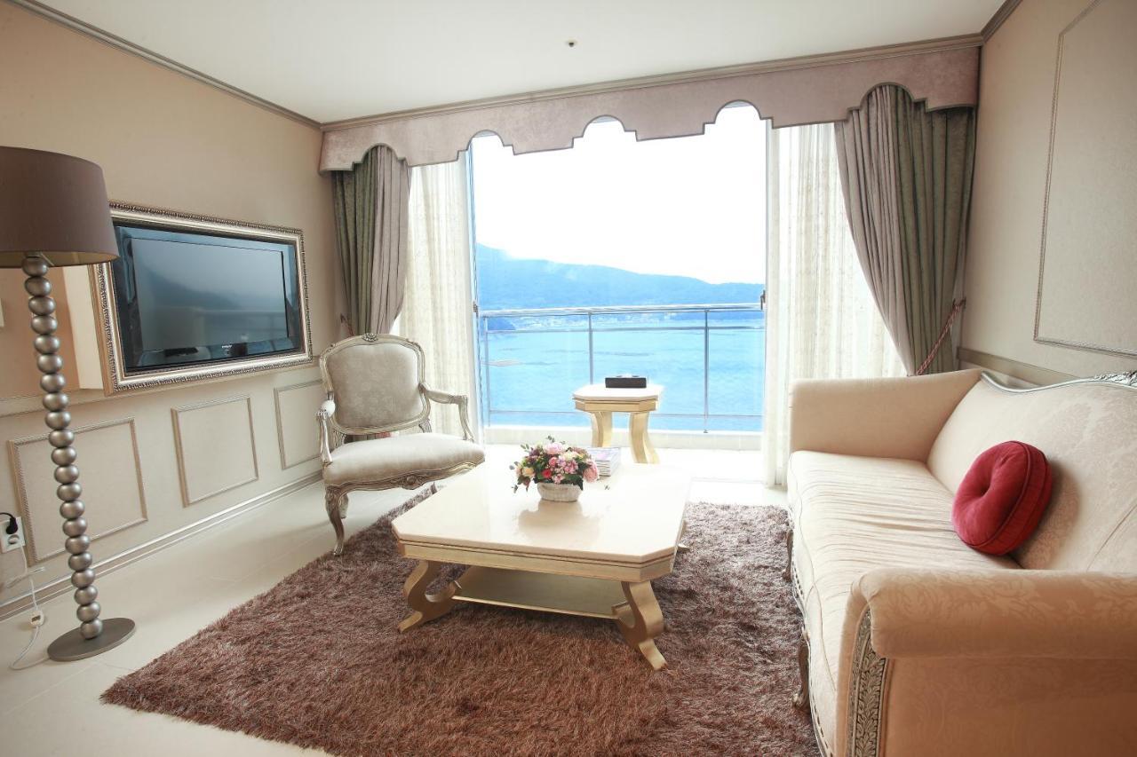Hotel Riviera Geoje Exterior photo