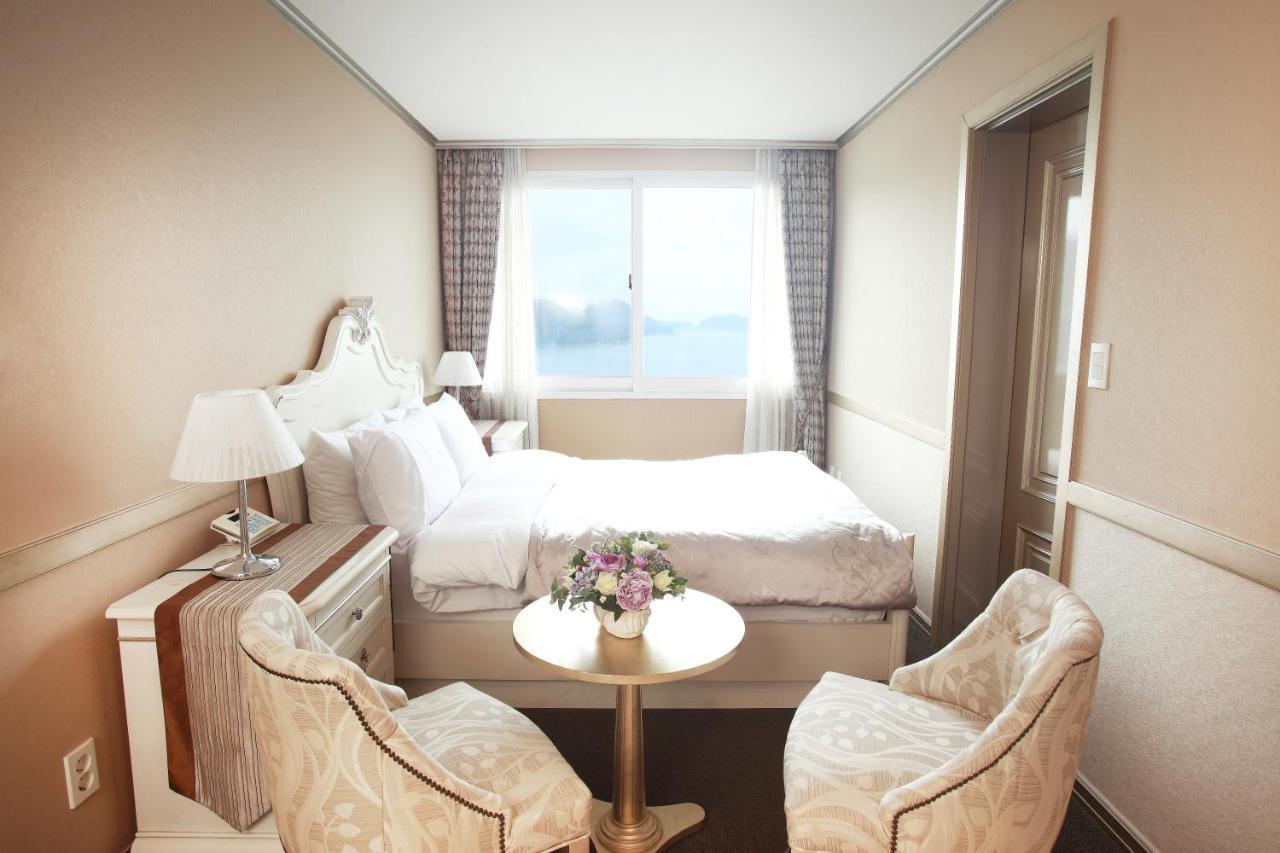 Hotel Riviera Geoje Exterior photo