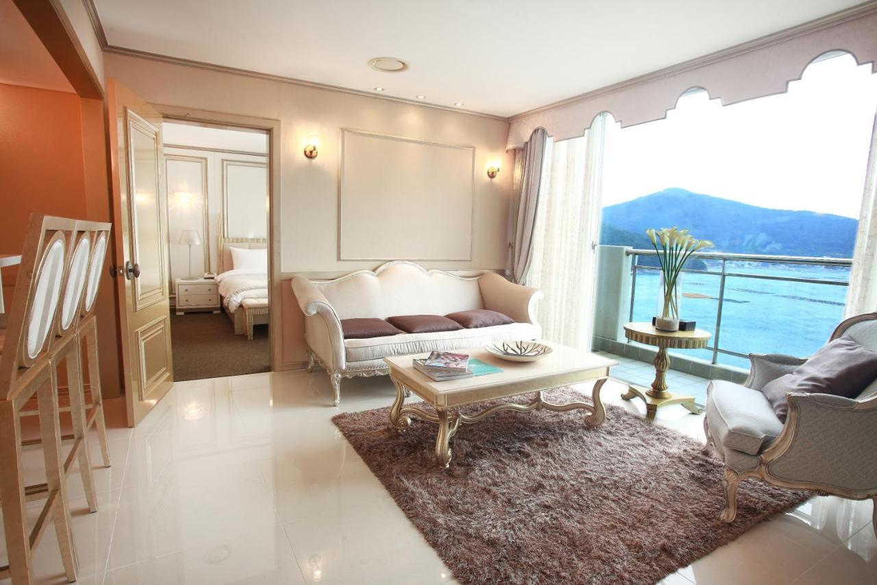 Hotel Riviera Geoje Exterior photo