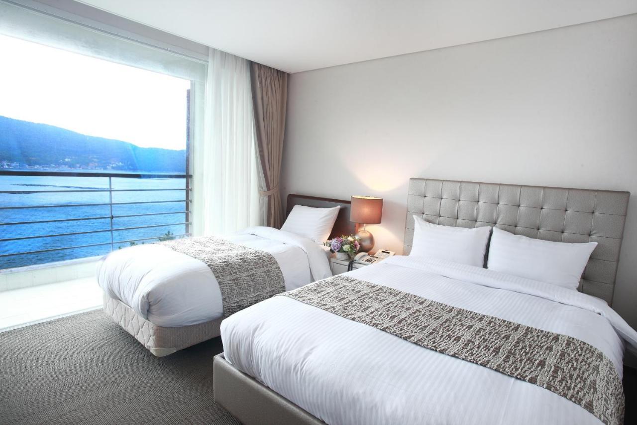 Hotel Riviera Geoje Exterior photo