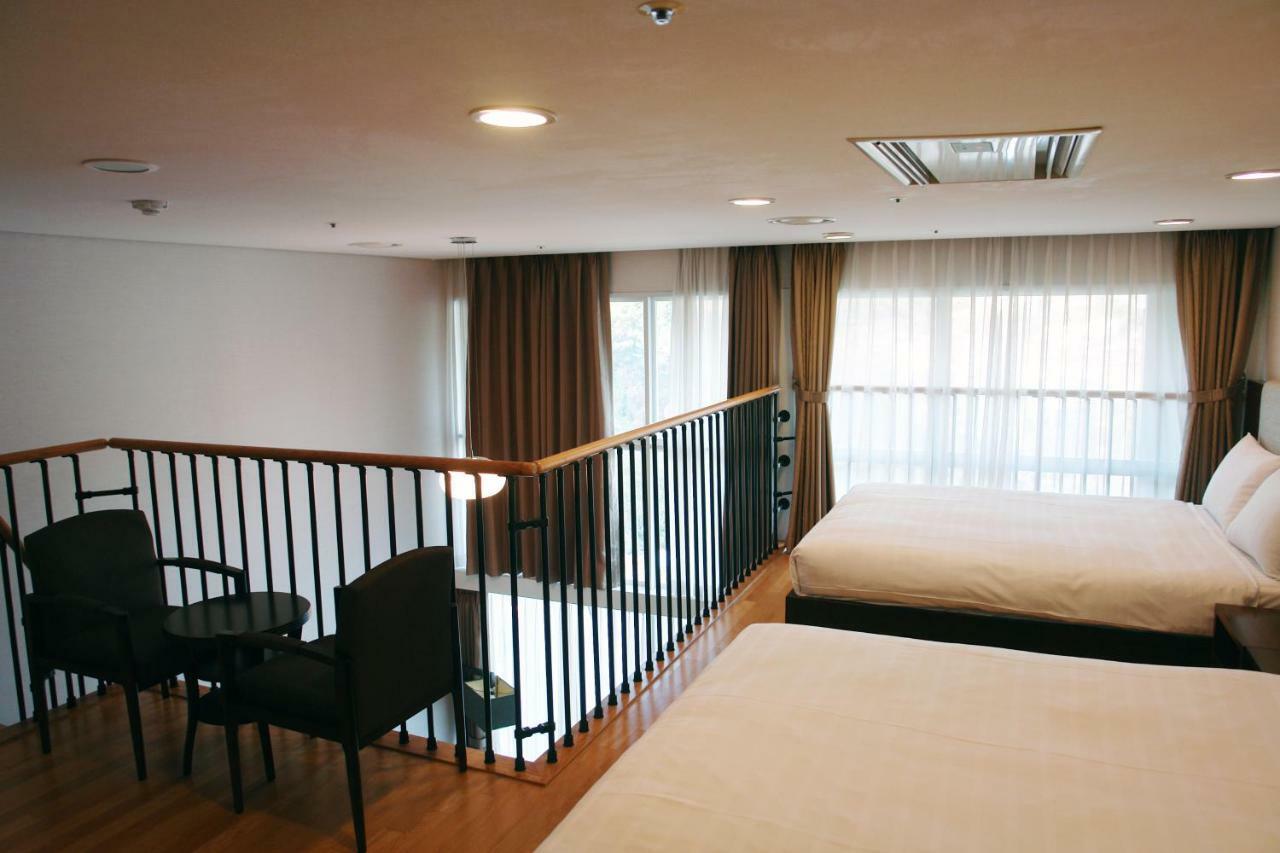 Hotel Riviera Geoje Exterior photo